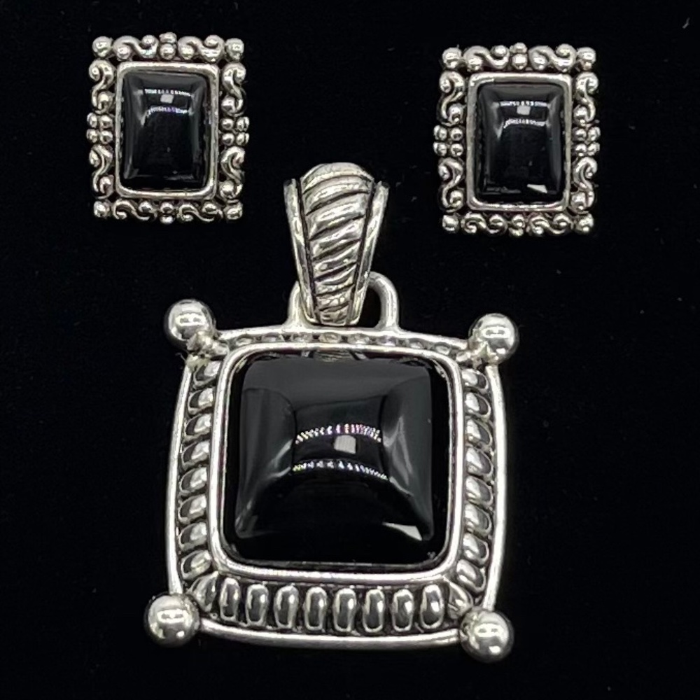 Premier Designs Vintage Silver Tone,Black Stone Pendant w/earrings.